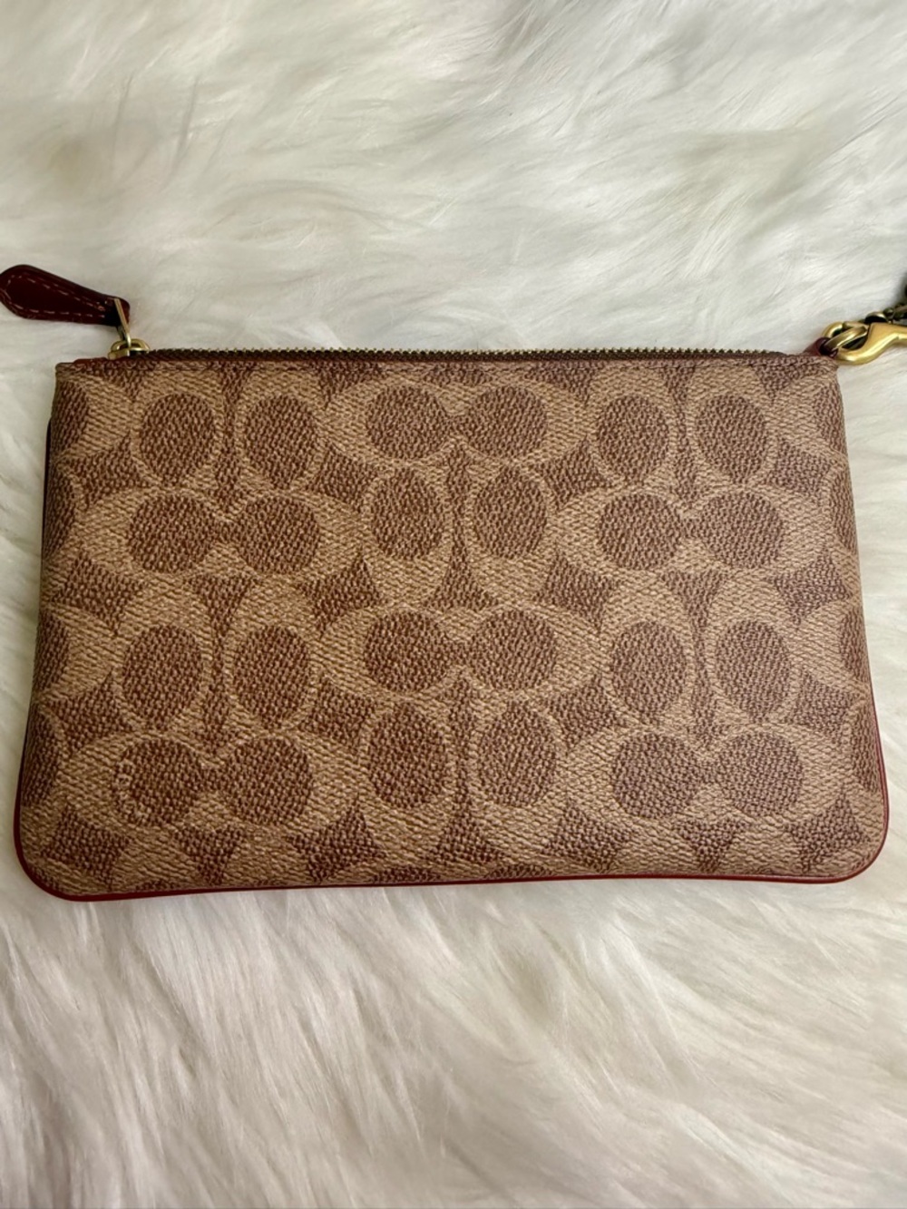 ❌❌SOLD ❌❌EUC Coach Signature Canvas Wristlet with Holiday Rexy Patch - Picture 4 of 7
